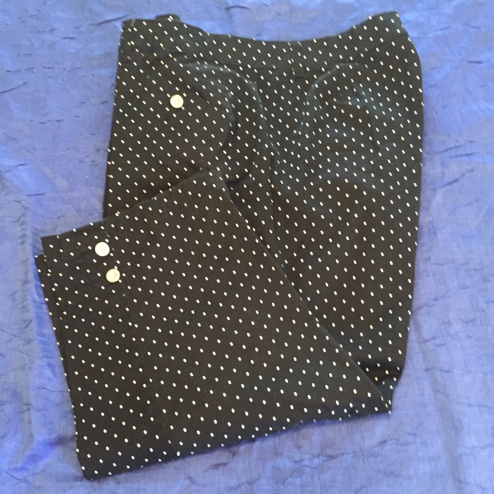 Karen Scott polka dot Capris - Picture 2 of 4